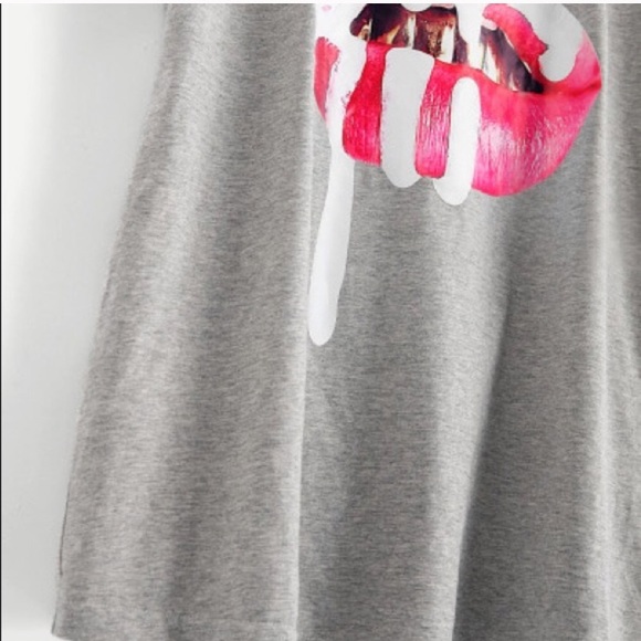 NWT Kylie Dripping Lips T shirt 👄 - Picture 5 of 5